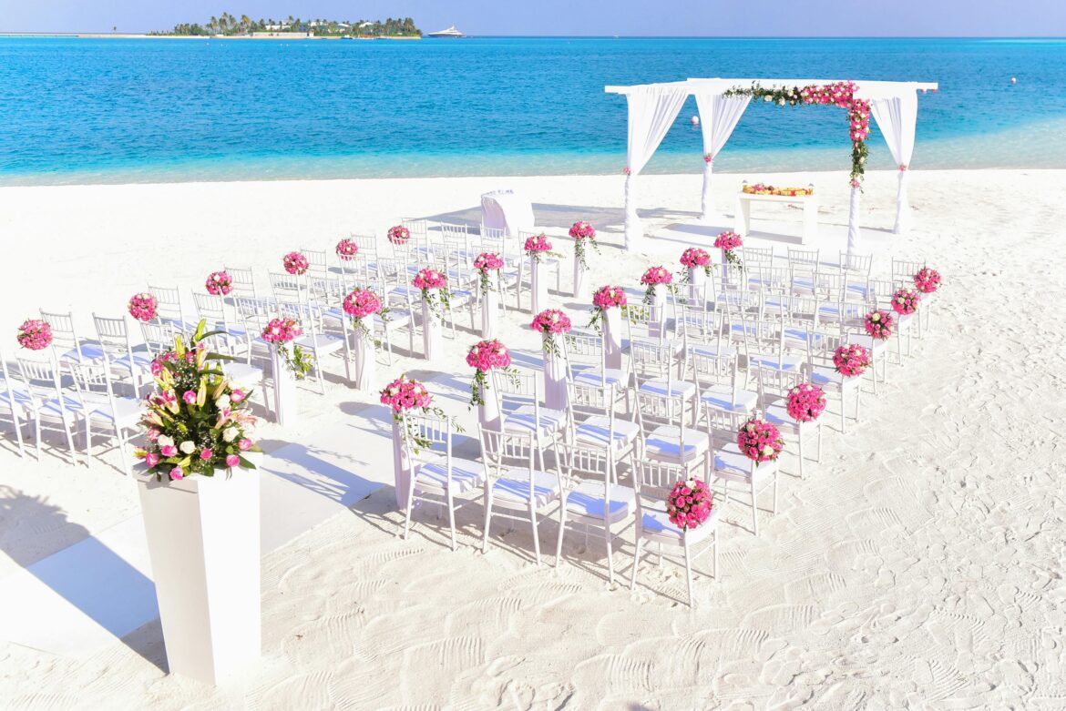 Wedding Gift Ideas for 2025: A Curated Guide